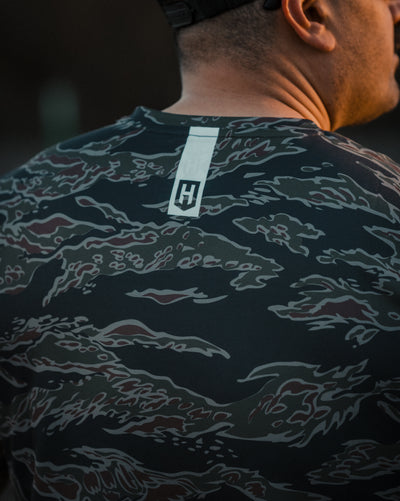 Dagger Perfomance Tee