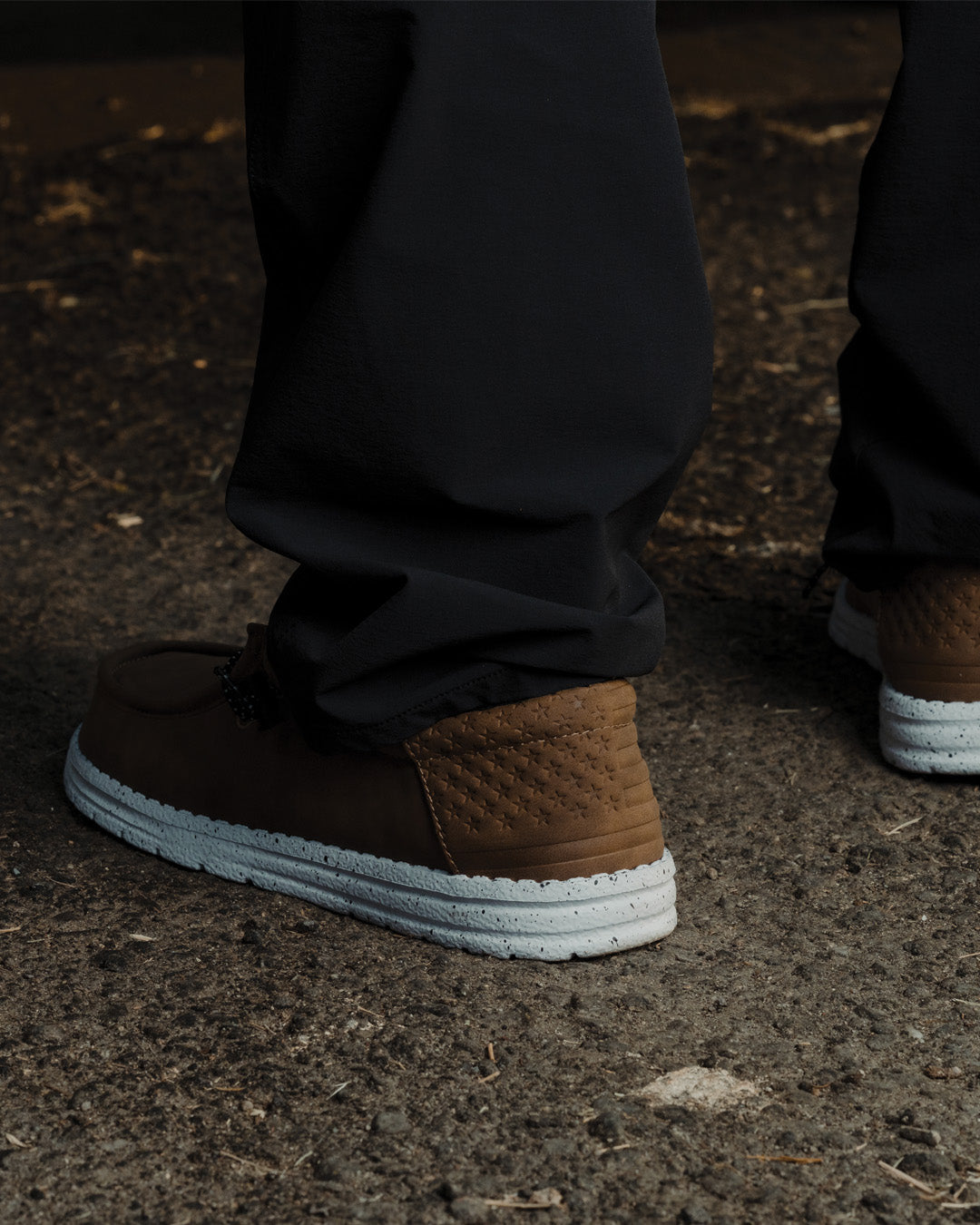 Roam Blackout Shoe – Howitzer Clothing