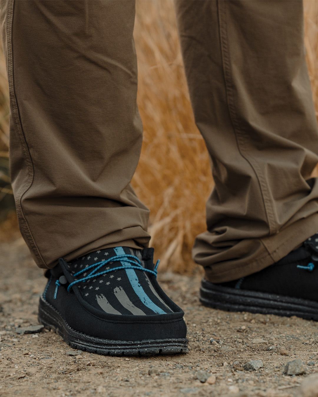 Roam Blue Flag Shoe – Howitzer Clothing